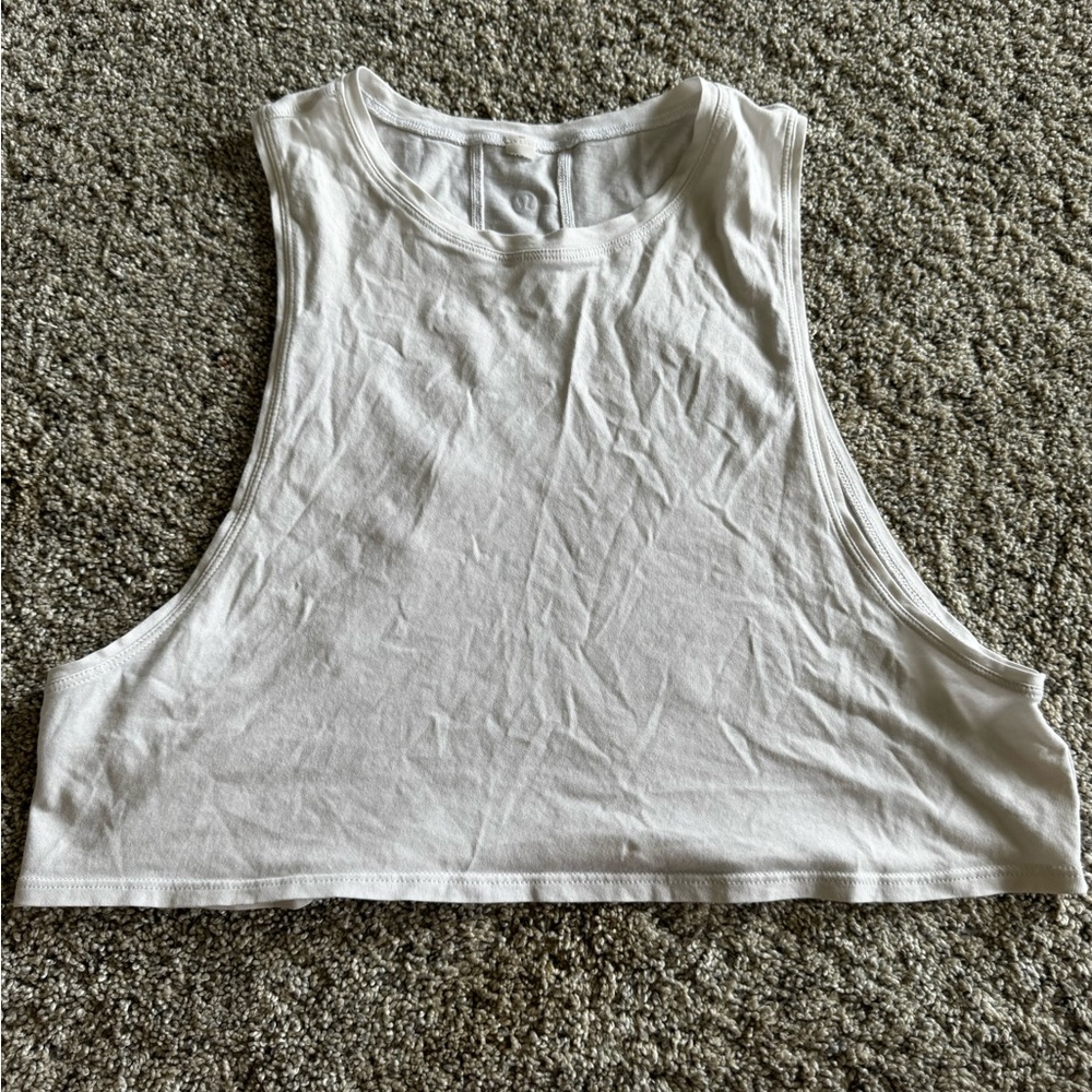 white lululemon tank